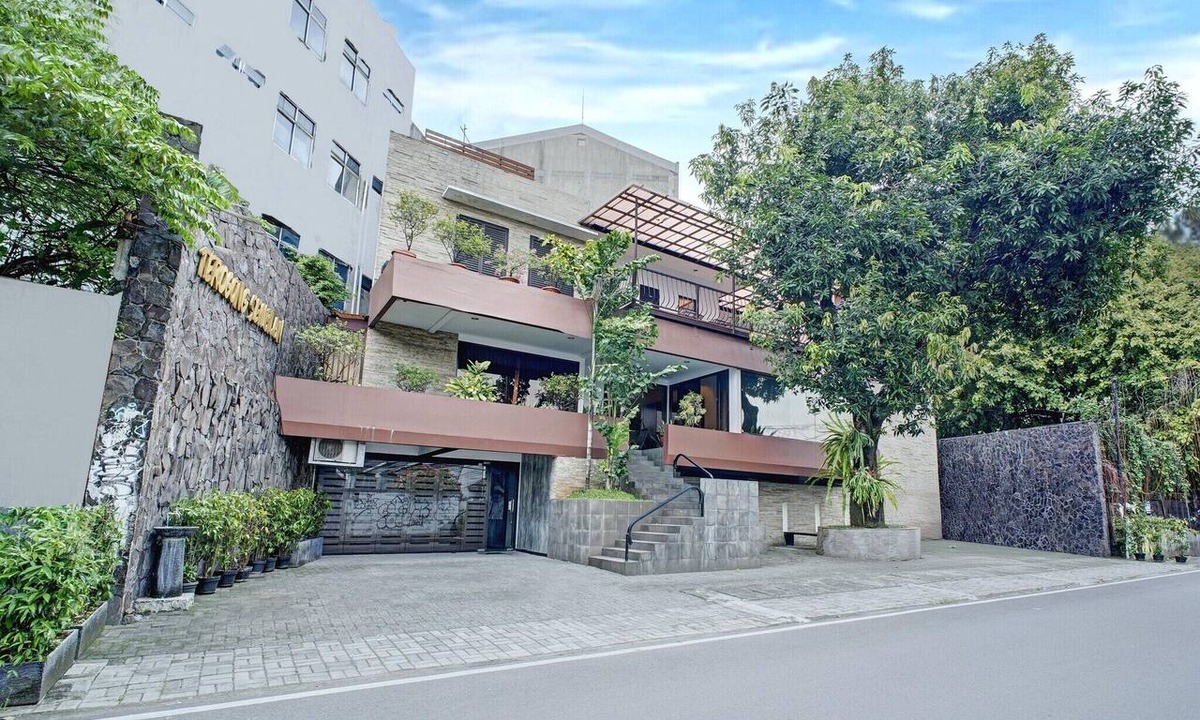 Cilandak House | Luxury Deluxe DBL Retreat W/Free WiFi and Parking