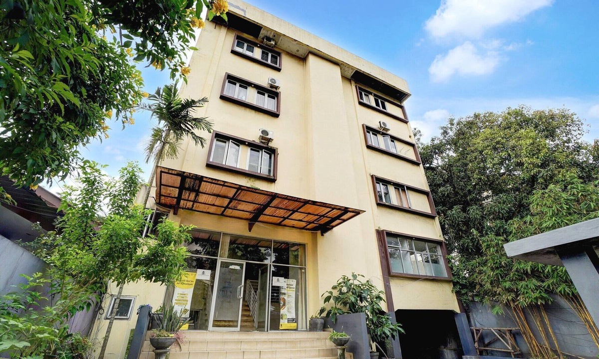 Cilandak House | Luxury Deluxe DBL Retreat W/Free WiFi and Parking