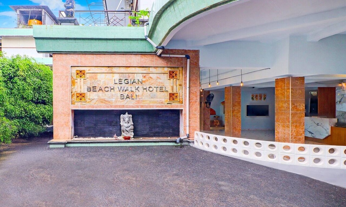 Downtown Kuta House | Luxury Deluxe Double Escape with Parking and Pool