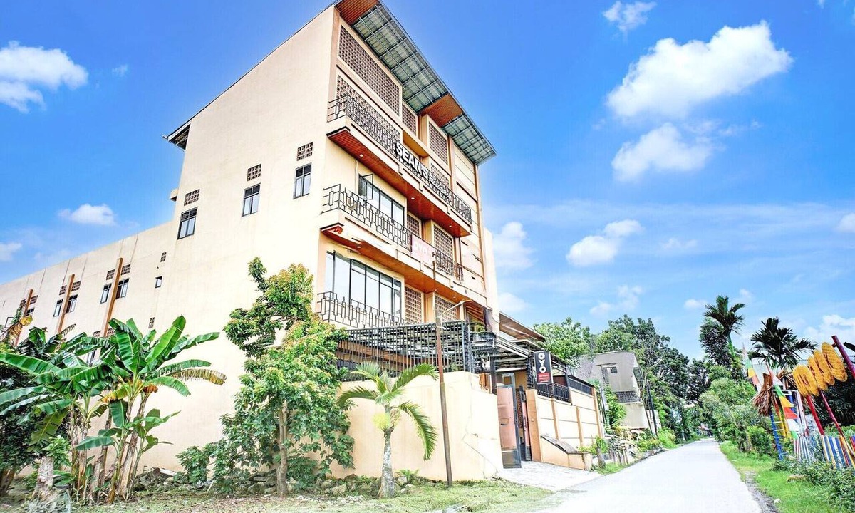 Medan House | Luxury Twin Stay with Free WiFi and Parking