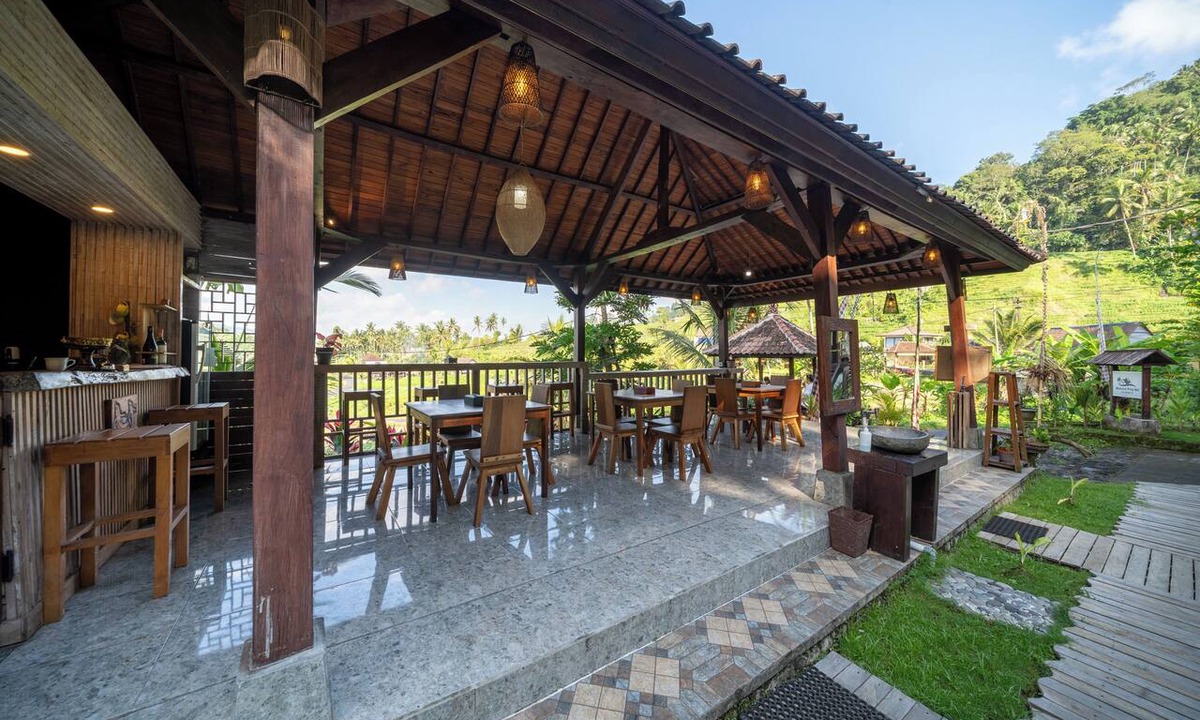 Sidemen Villa | Medukuh Point Hill Sidemen