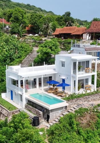 Penida Island Villa | NEW! 3BR Ocean View, Infinity Pool, Villa Helios