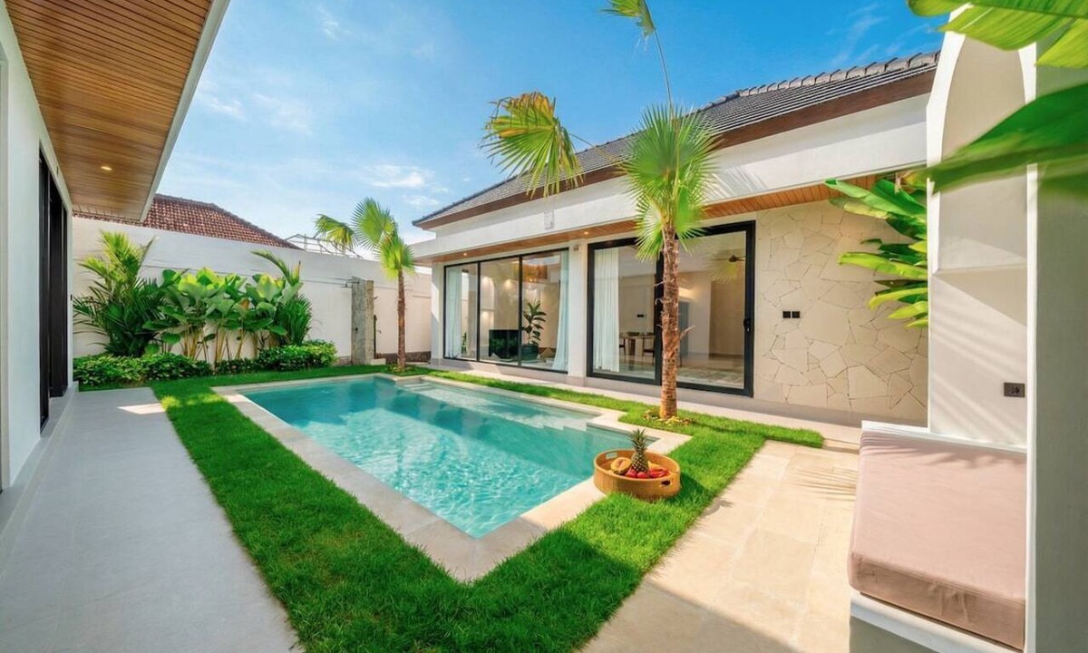 Umalas Villa | New Designer 2BR Villa+Huge Pool+Central Location