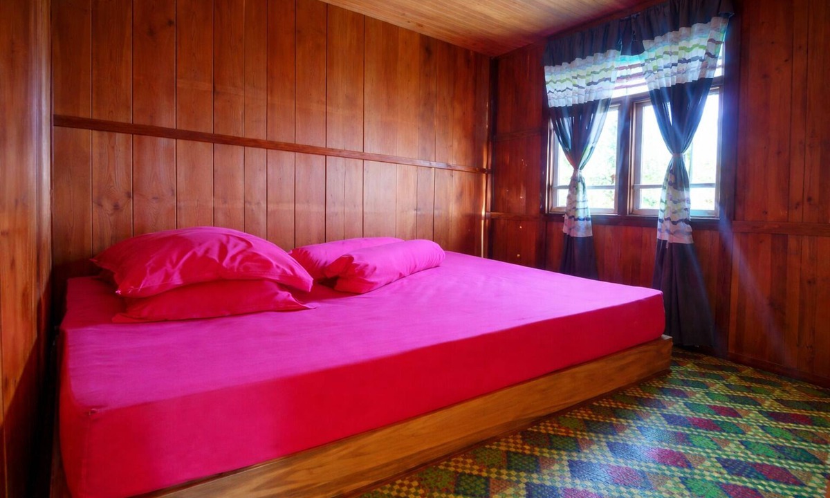 Batudaka Island Bed & Breakfast | Nur Homestay Mini Resto and Souvenir