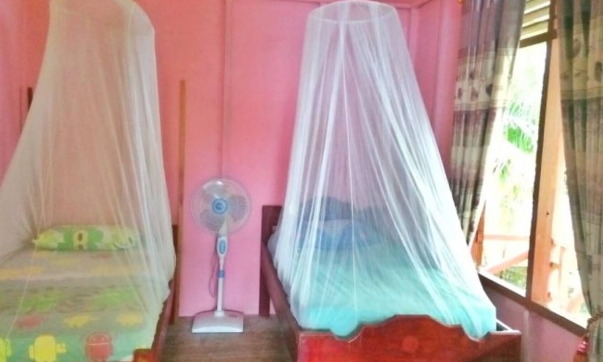 Pulau Masokut Hostel | Nyang Ebay Surf Camp