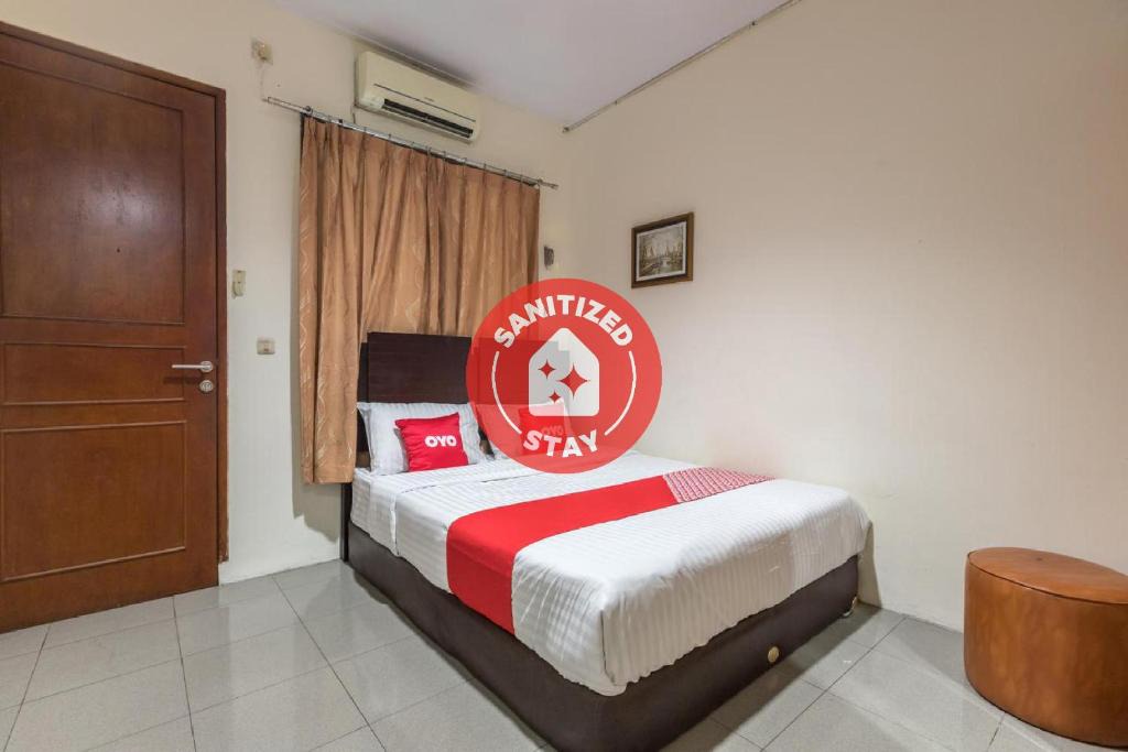Jakarta Hotel | OYO 1672 Wisma Barkah