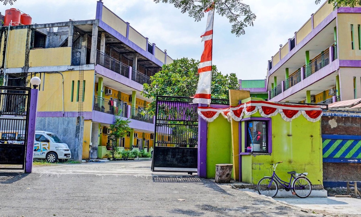 Karawang Timur Hotel | OYO 91796 Guest House Ghalta Syariah
