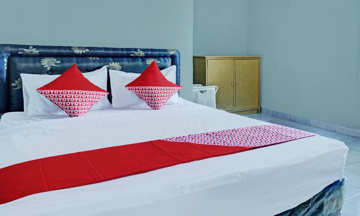 West Pesisir Hotel | OYO 92205 C-house