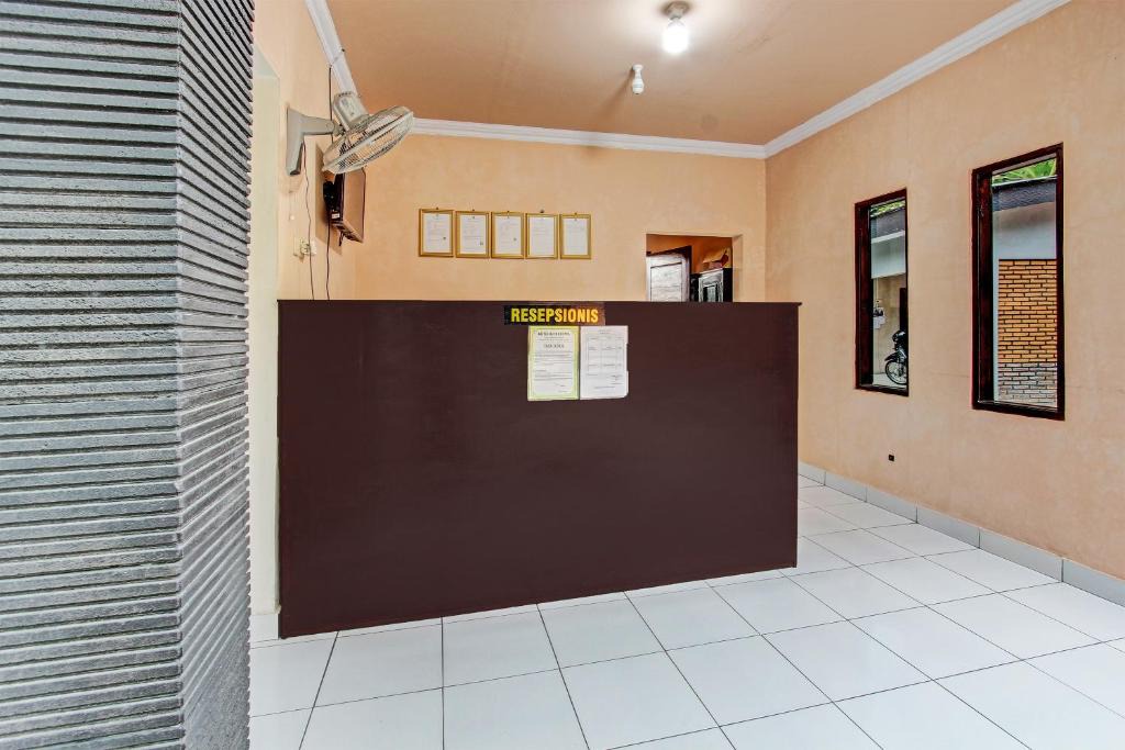 Wonogiri Hotel | OYO 92289 Hotel Aji Kusuma