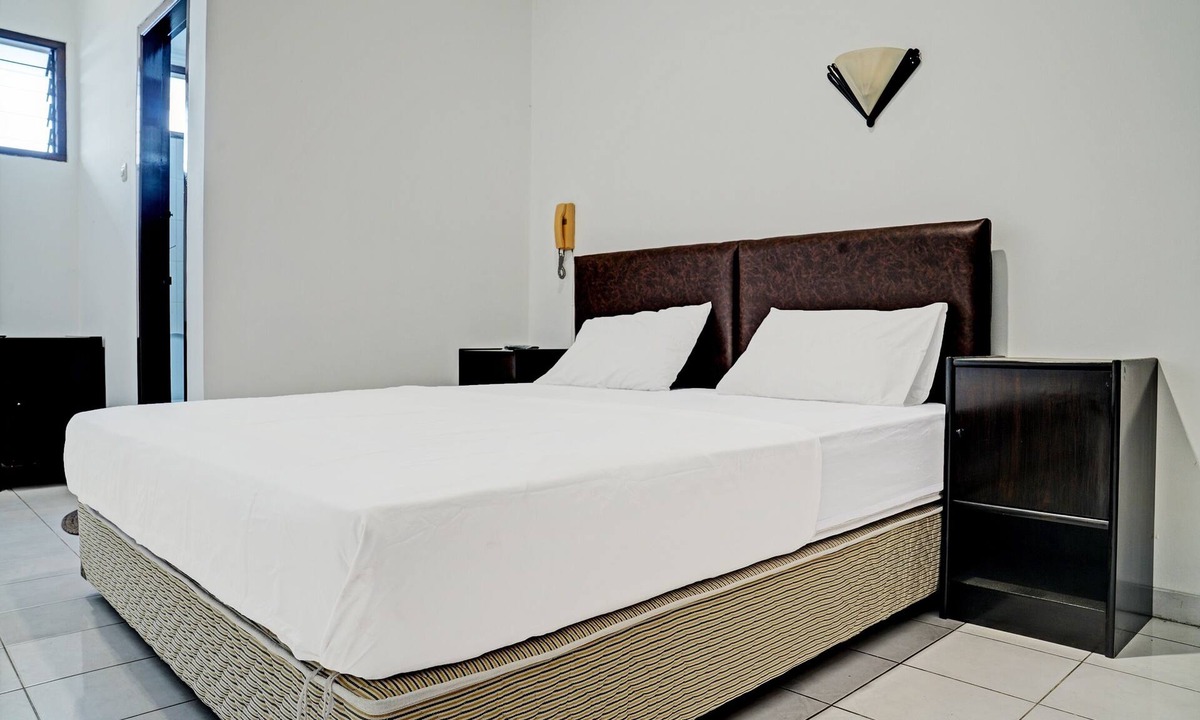 Sukabumi Hotel | OYO 92324 Hotel Sinar Rejeki