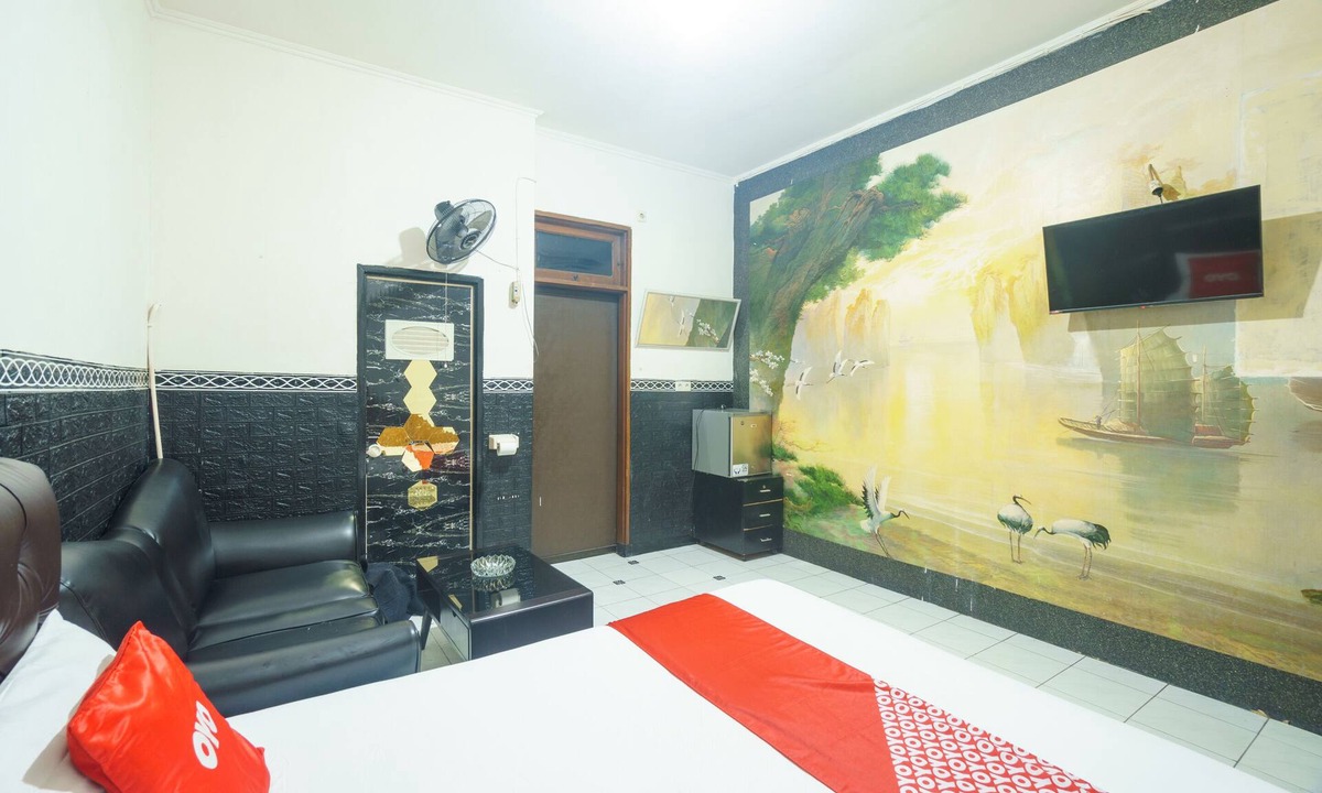 Duren Sawit Hotel | OYO 93132 Modom Homestay Near RS Islam Jakarta Pondok Kopi