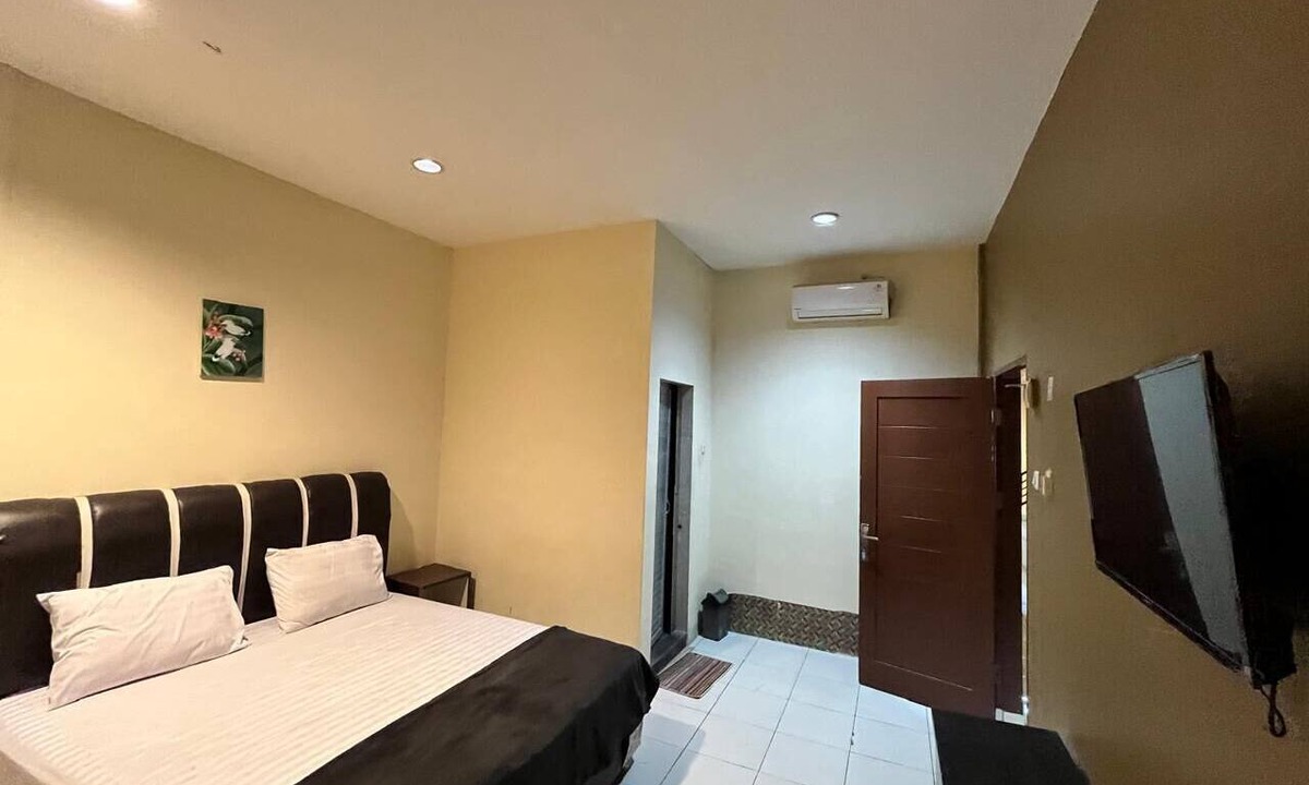 Medan Hotel | OYO 95175 Palapa Inn