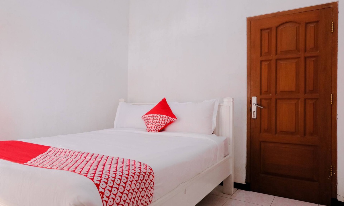 Batu Hotel | OYO Life 538 Villa Handayani Syariah