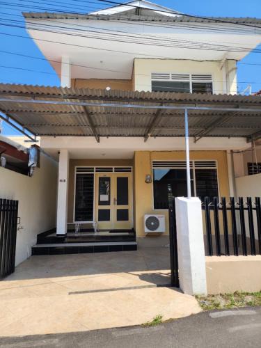 Semarang Hostel | Penginapan WIRA Semarang