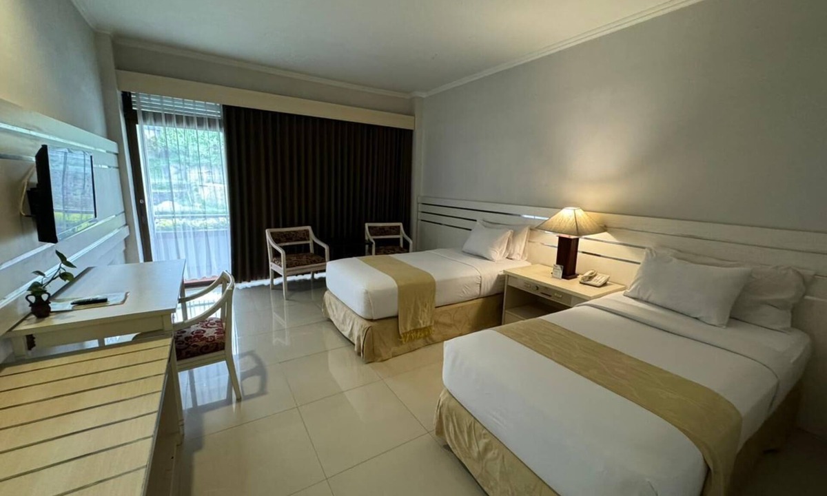 Baturaden Hostel | Queen Garden Hotel by Salak Hospitality