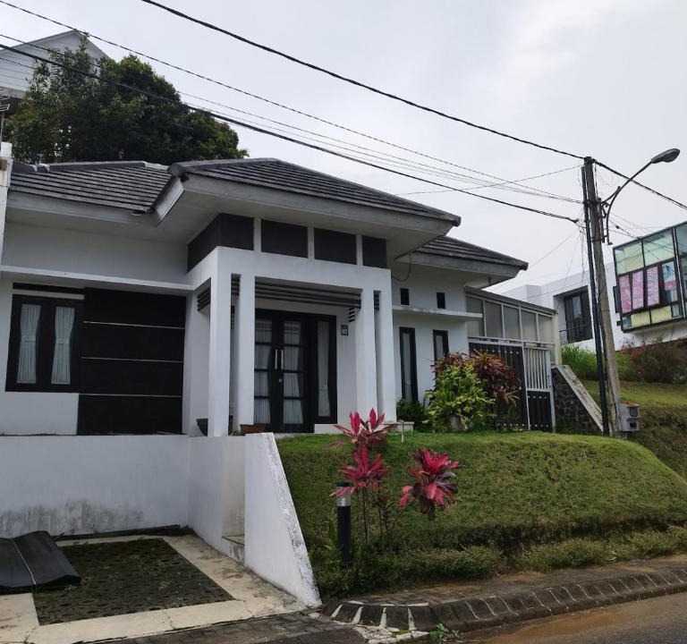 Dinoyo House | Raya Bukit Kamboja Home Stay