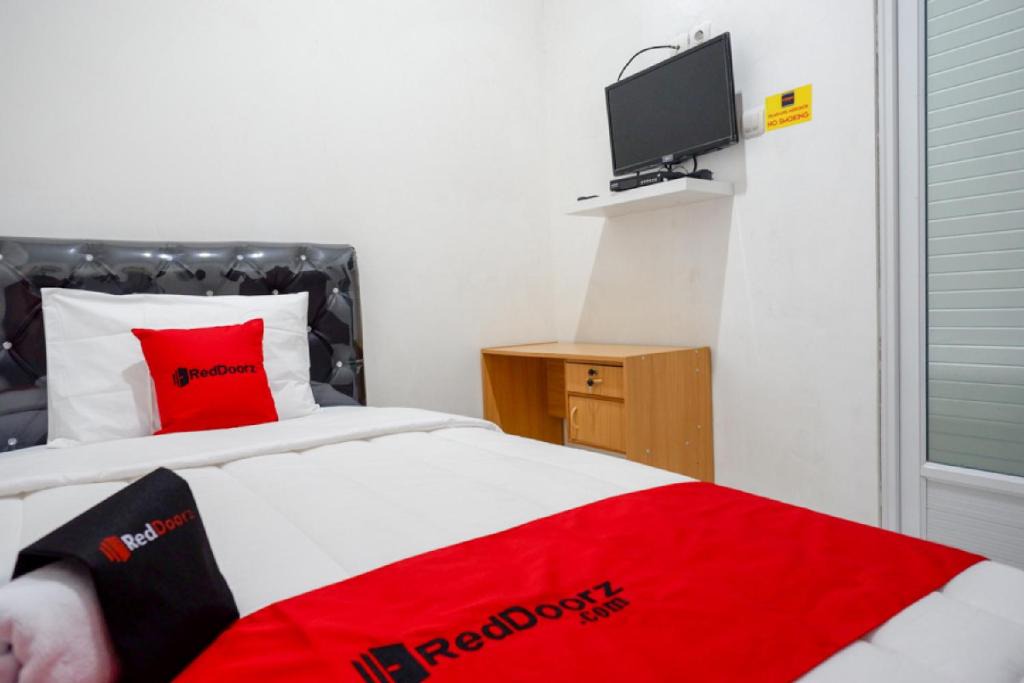 Semarang House | RedDoorz Hostel near Kota Lama Semarang