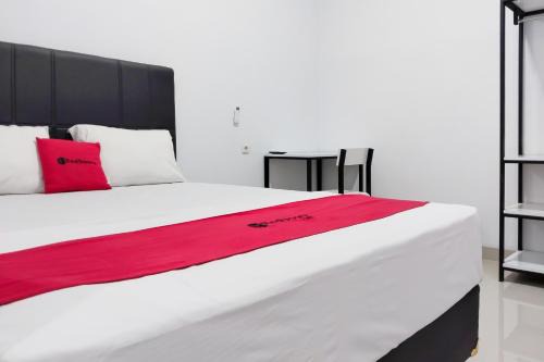 Tasikmalaya Hotel | RedDoorz Near Universitas Siliwangi 2