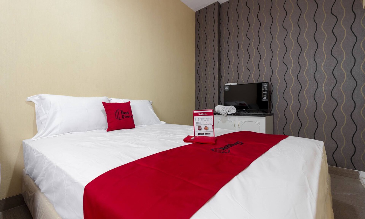 Cipete Utara Hotel | RedDoorz Plus @ Cipete Damai