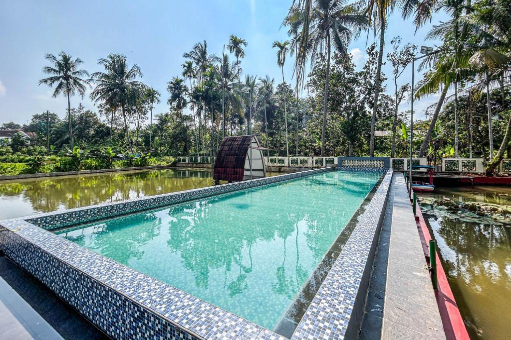 Rendeh House | RedDoorz Syariah at Saung Situraja Sumedang