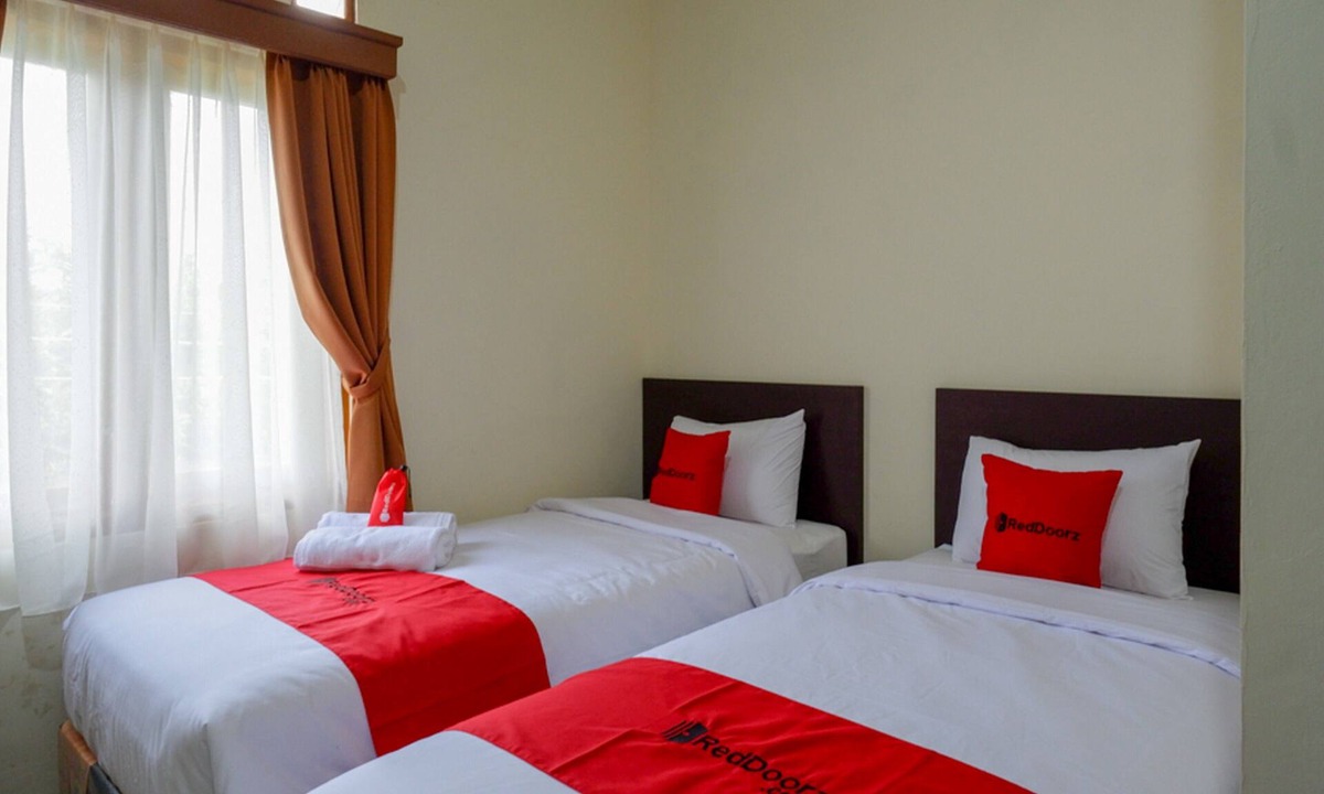 Kebumen Hotel | RedDoorz Syariah near Alun Alun Kebumen