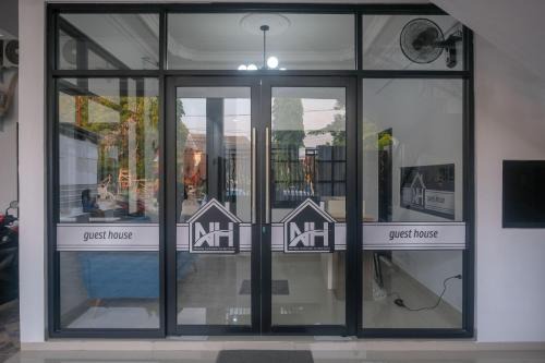 Tembalang Hotel | RedDoorz Syariah near UNIMUS Semarang