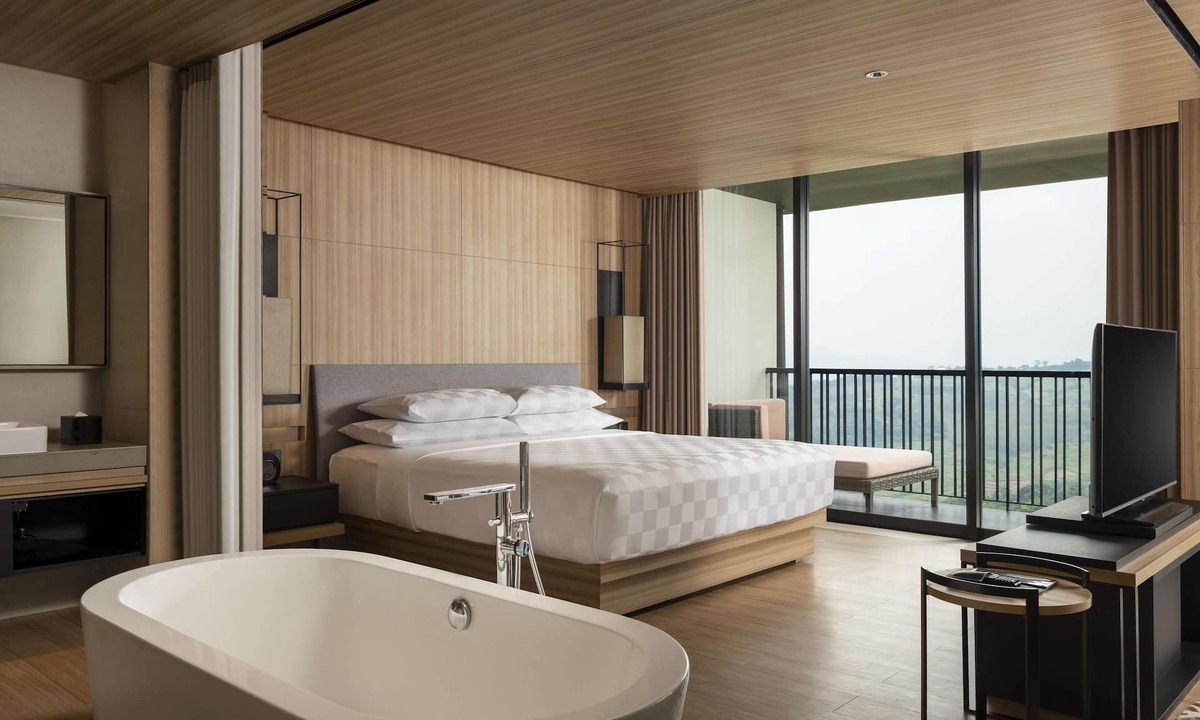 Sukaraja Hotel | Royal Tulip Gunung Geulis Resort and Golf