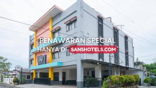 West Cirebon Hotel | Sans Hotel Widarasari Cirebon