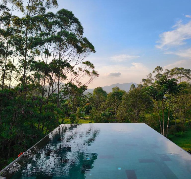 Ciwidey Hotel | Saung Komando Ciwidey