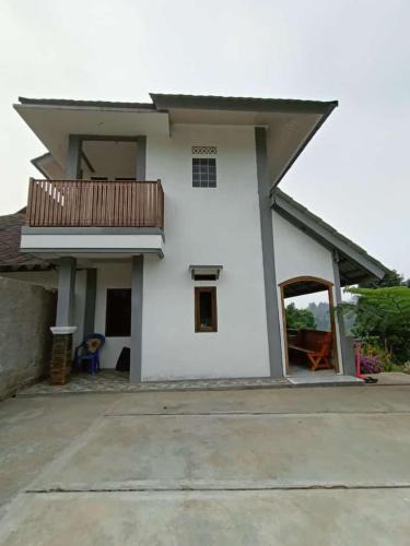 Megamendung Villa | Saung Kuta Village by Surganya Villa