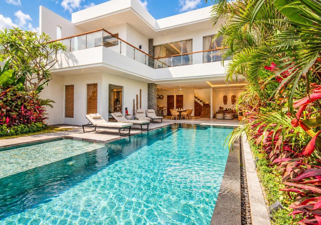Berawa Villa | Seaside Haven Charming 4BR Villa, 5 Min to beach