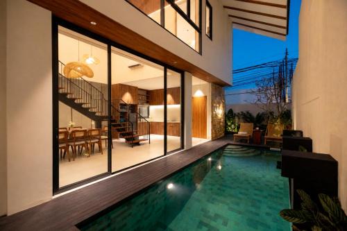 Seminyak Villa | Soft OPENING DESIGNER 4BR SEMINYAK PRIVATE POOL TROPICAL MODERN WALK TO EAT STREET LA FAVELA