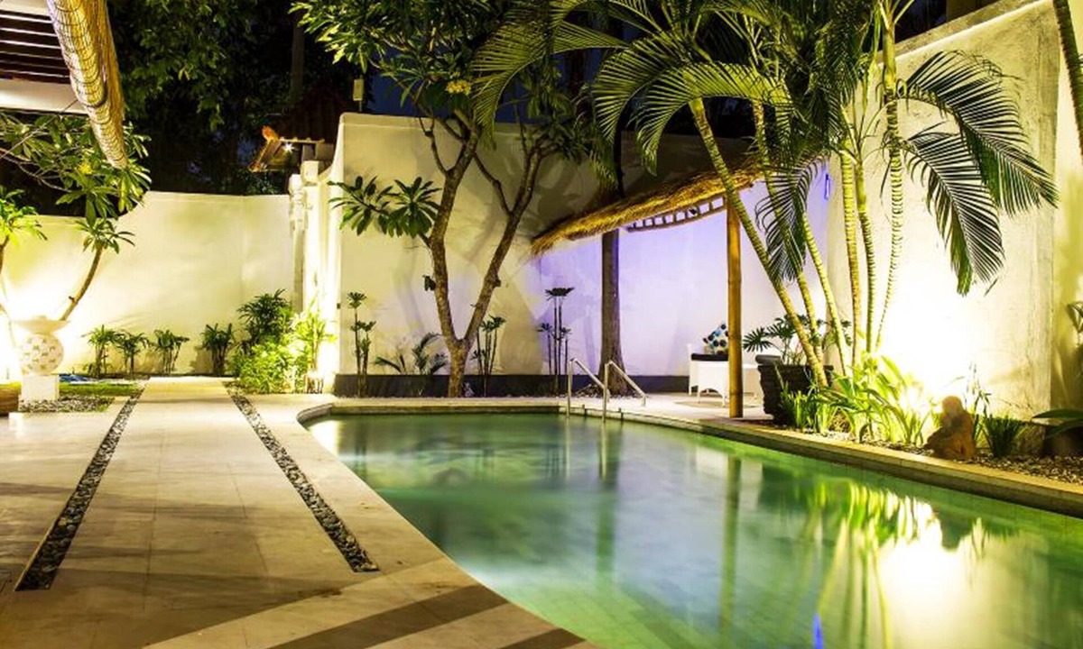 Central Seminyak Villa | Spacious 6BR Villa In The Central Of Seminyak - Close To Everything!