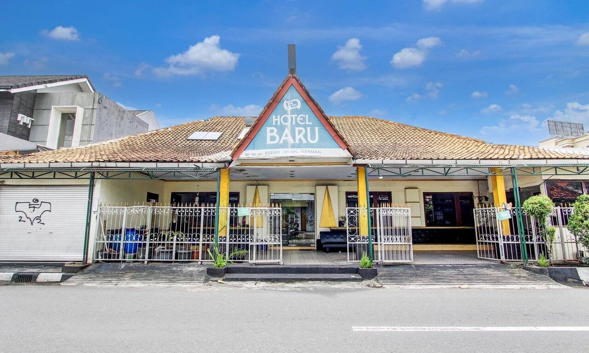 Central Yogyakarta House | Spacious Triple Suite for Groups with Free WiFi