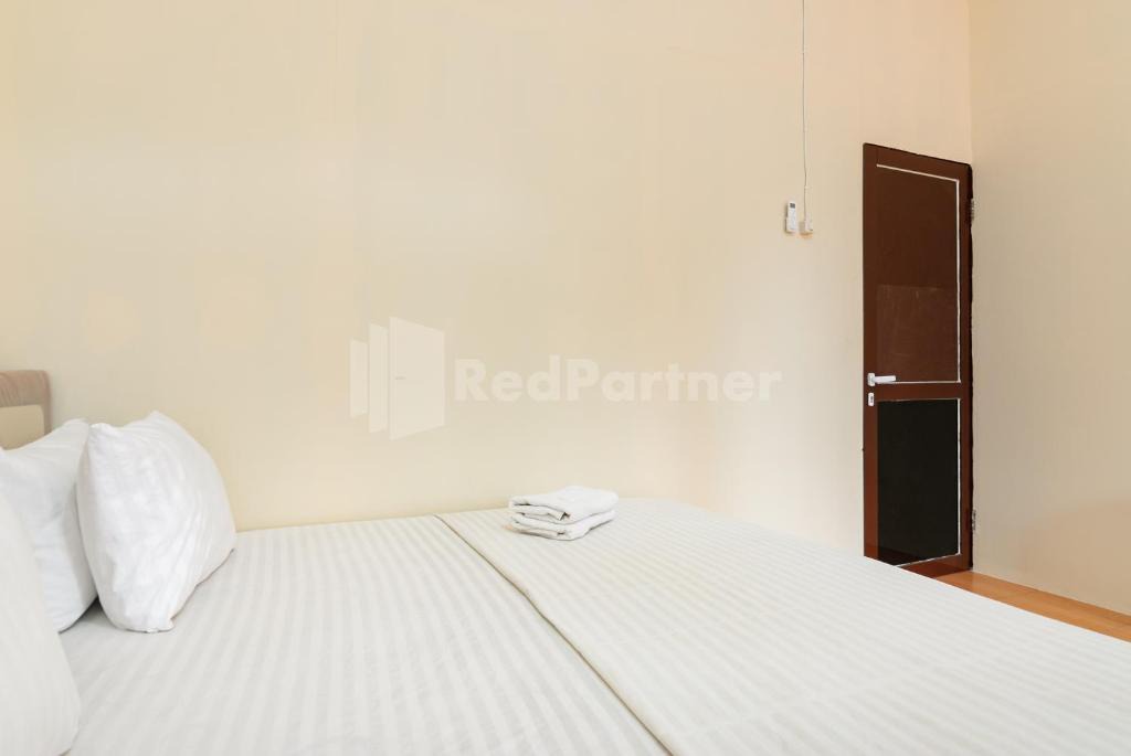Bekasi Hotel | SR Residence near Mall Ciputra Cibubur Mitra RedDoorz