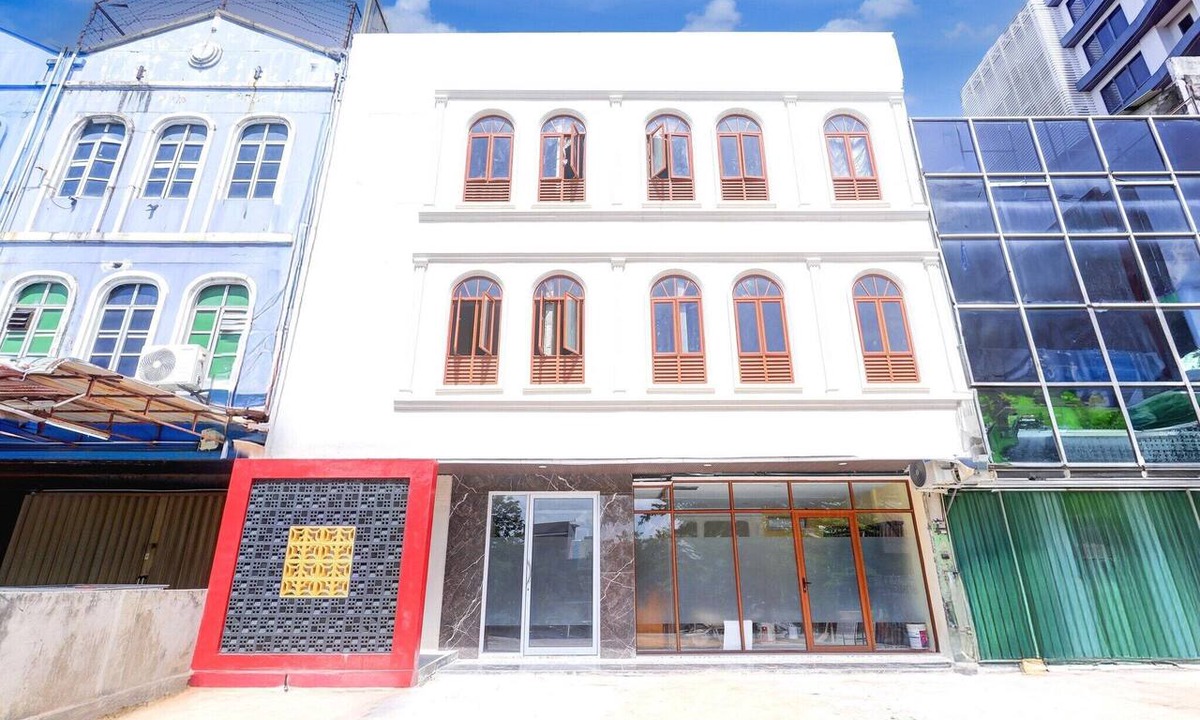 Lubuk Baja House | Stylish DBL Suite Escape W/Free WiFi and Parking