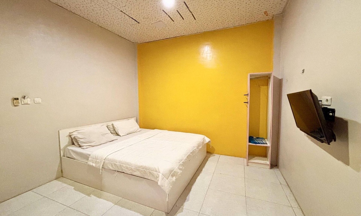 Banda Aceh House | Stylish Deluxe Double Retreat Near Terminal Batoh
