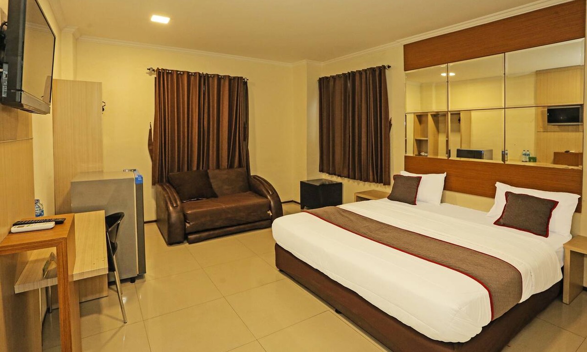 Serpong Hotel | Super OYO Townhouse OAK Hotel Fiducia Serpong