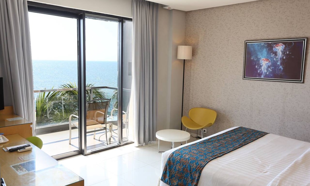 Paciran Hotel | Tanjung Kodok Beach Resort