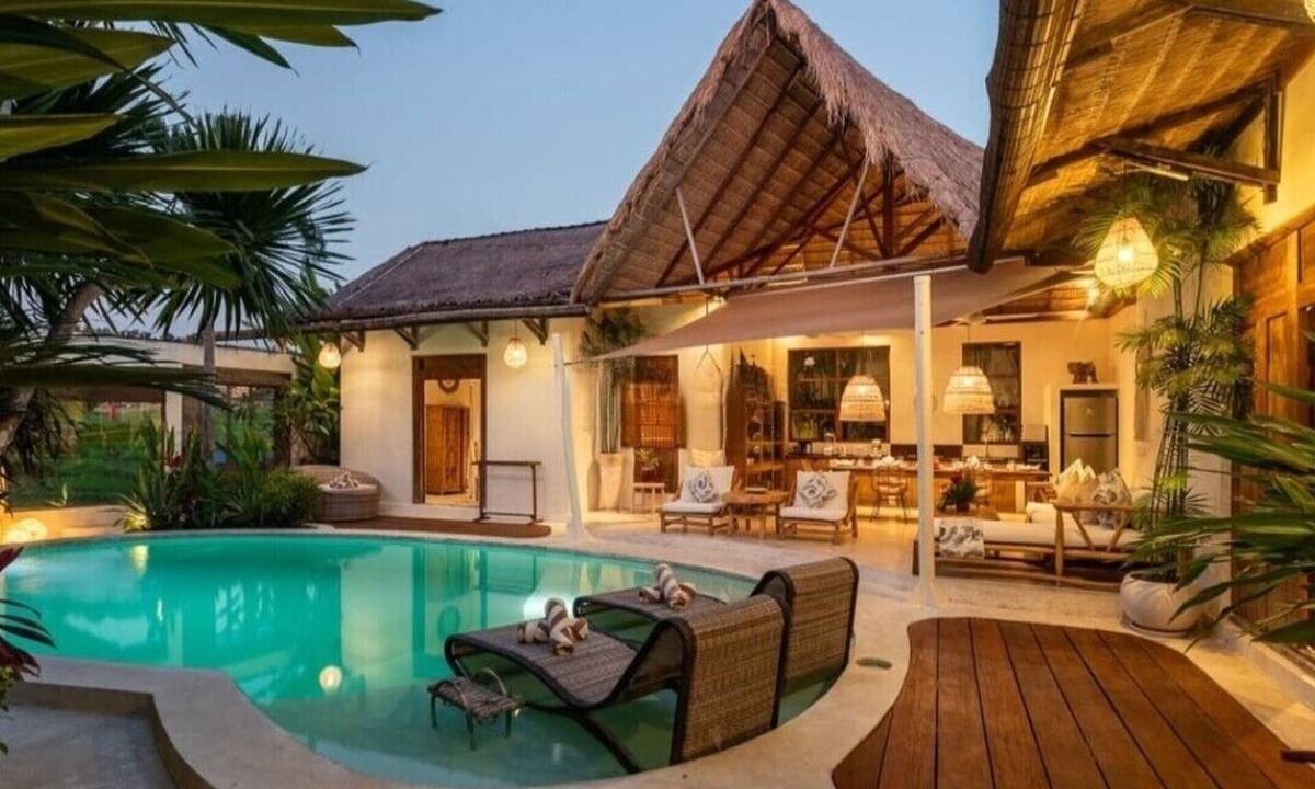 Umalas Villa | Tranquil Private Pool 3-bedroom villa with WiFi and AC near Canggu Bali
