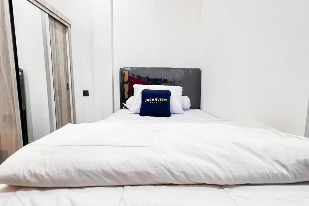Palembang House | Urbanview Hotel Diamond Palembang