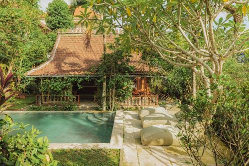 Melayang House | Villa Lumbung