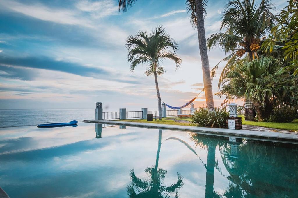 Bukti Villa | Villa Seaview- tranquil 3BR, beachfront, private pool