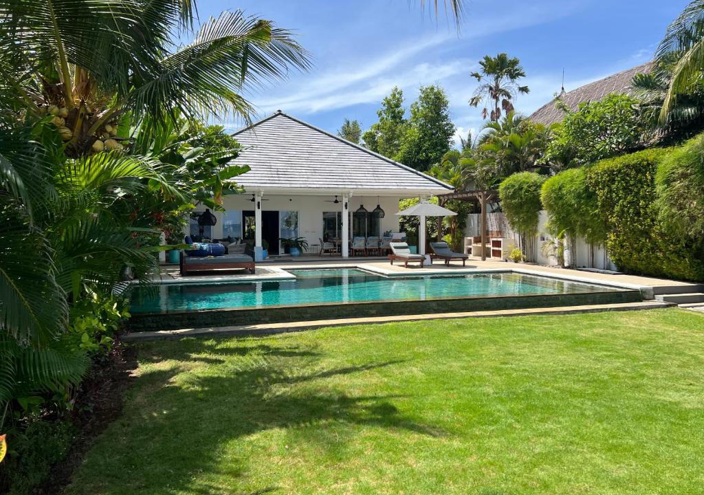 Lokapaksa Villa | Villa Serenity Beachfront Bali