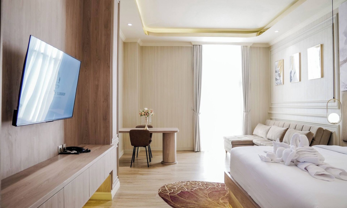Old Jakarta Hotel | Whistler Garden Hotel