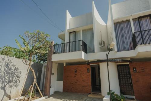 Oro Oro Ombo Villa | Winoera Villa - Modern-Tropical Stay Batu