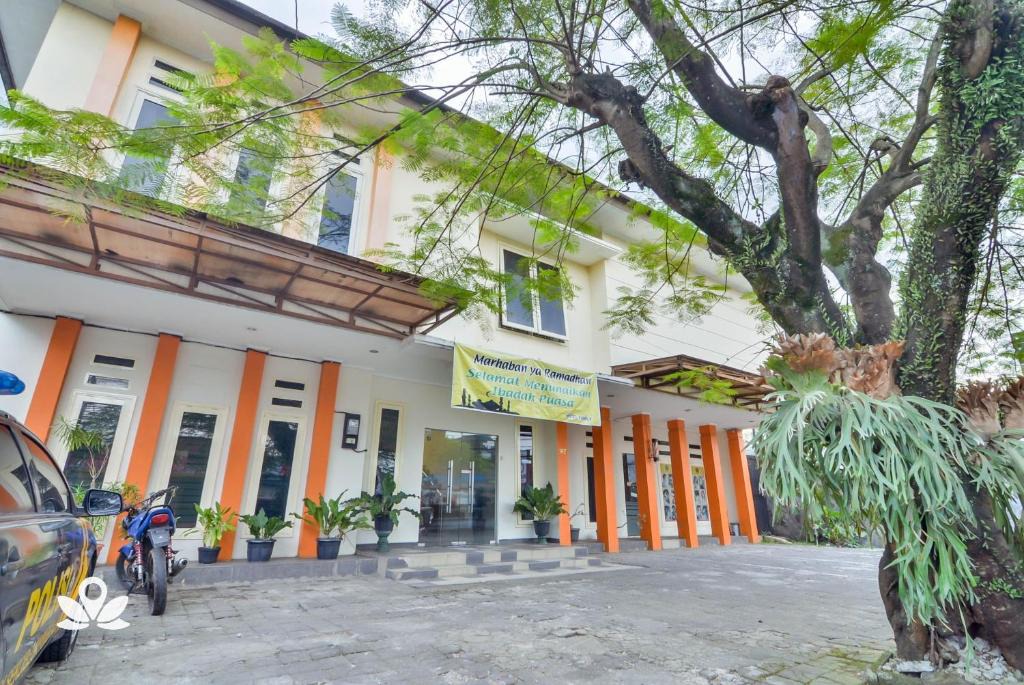Bandung House | ZEN Rooms Basic GOR Cikutra