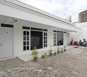 Reddoorz Tirtonadi 