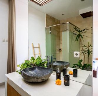 Dewi Sri Villa | 2 BR Villa dewi sri Private Pool Seminyak 2km to double 6 beach