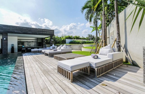Cemagi Villa | 20% Off Early Booking-Beachfront 5BR Bali Villa: Beach Club, Fully staffed, Chef